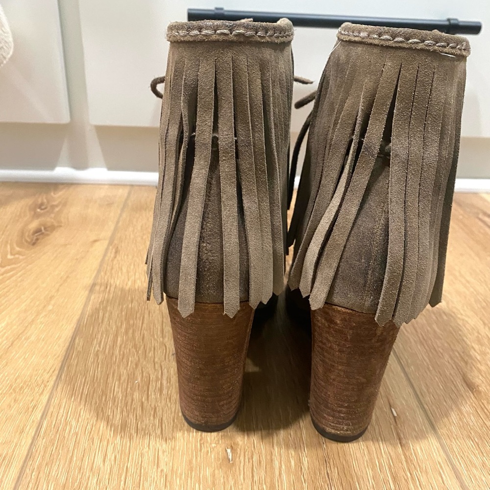 Frye Parker Booties Western Fringed Stacked Heel Women’s Size 7.5 Boho Festival - Picture 3 of 8